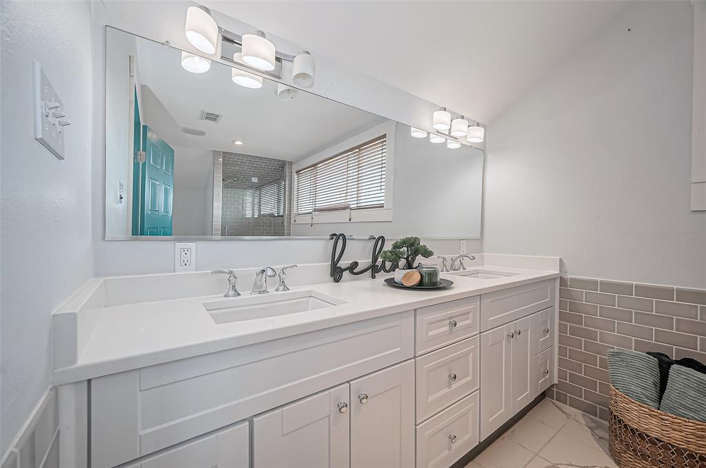 206 S Idaho Street, La Porte, Texas image 37