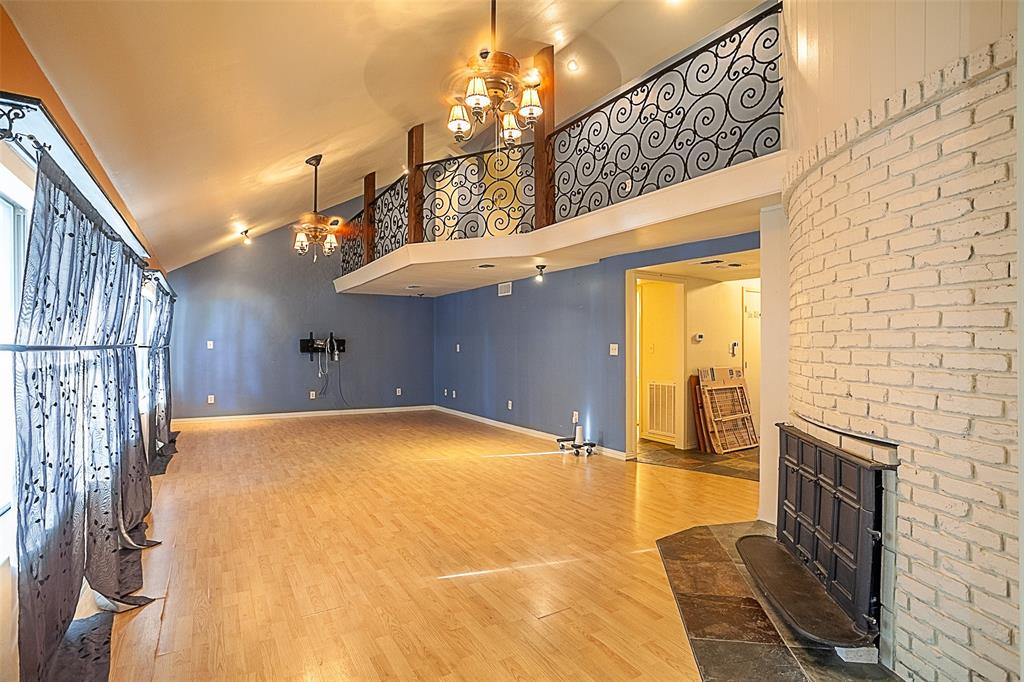 511 Cypress Bend Drive, Village Mills, Texas image 12