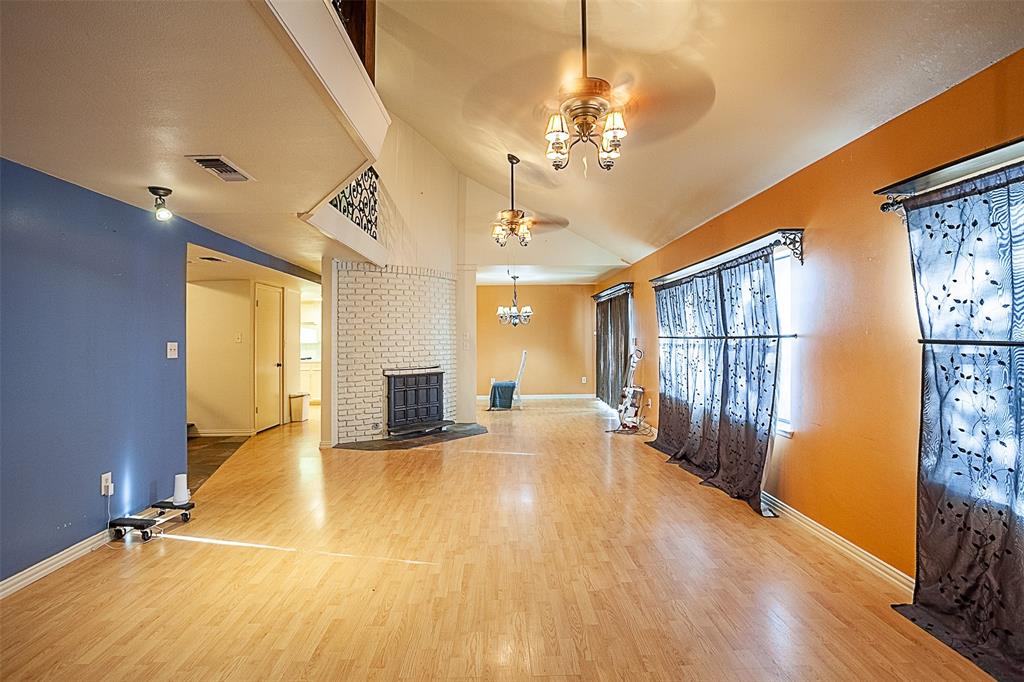 511 Cypress Bend Drive, Village Mills, Texas image 6