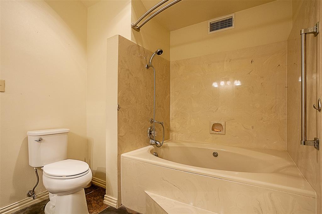 511 Cypress Bend Drive, Village Mills, Texas image 21