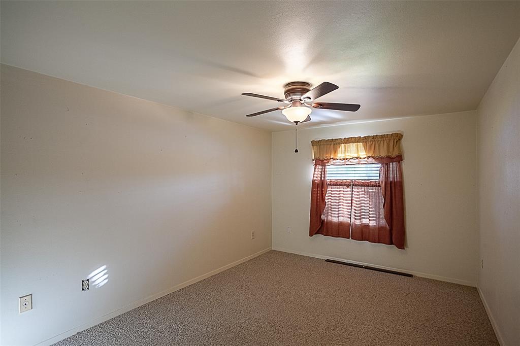 511 Cypress Bend Drive, Village Mills, Texas image 25