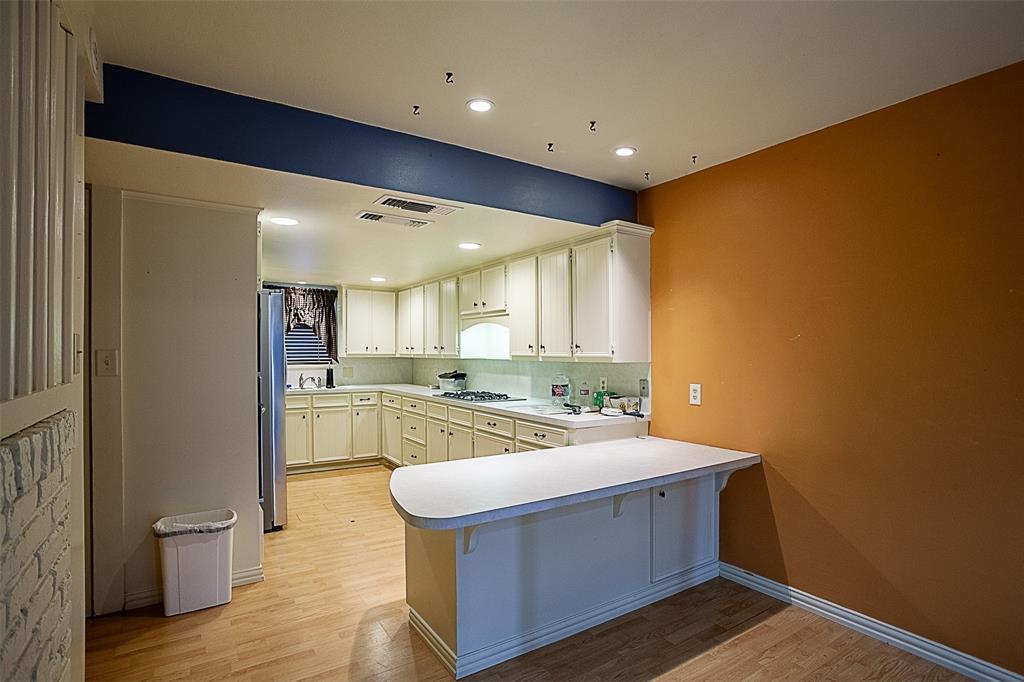 511 Cypress Bend Drive, Village Mills, Texas image 8