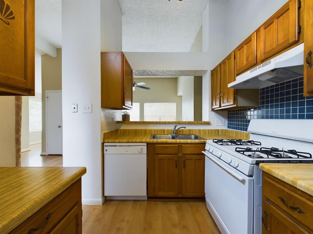 Photo 4 of 17 of 14610 Briton Cove Drive house