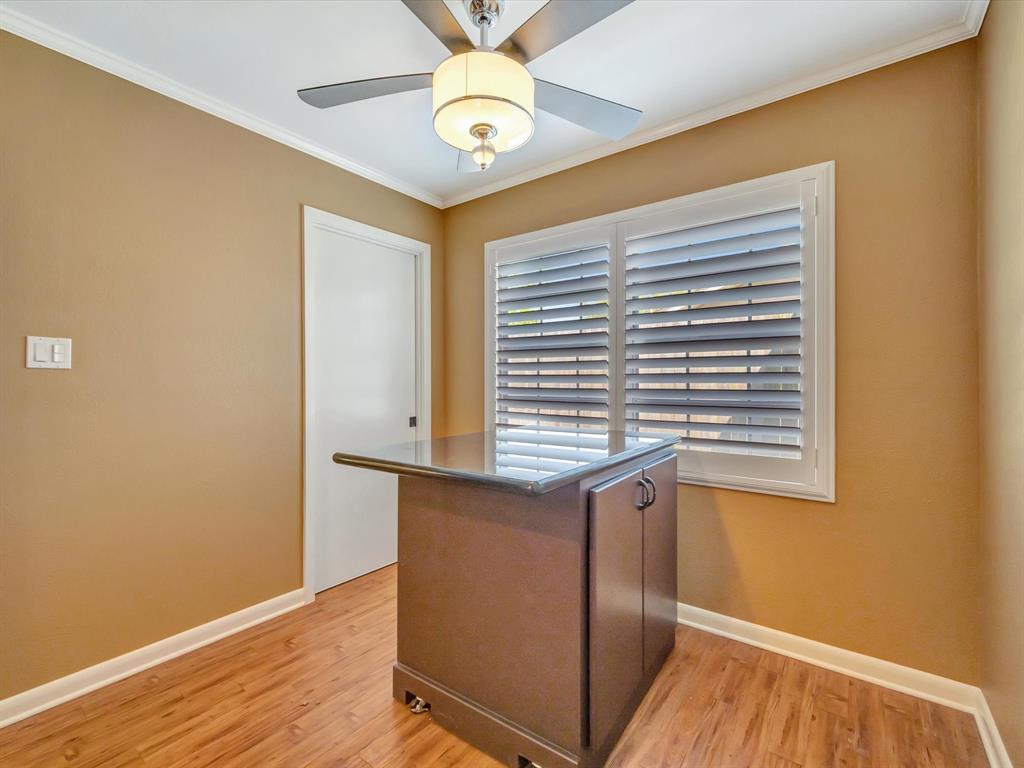 208 Burnett Drive, Baytown, Texas image 25
