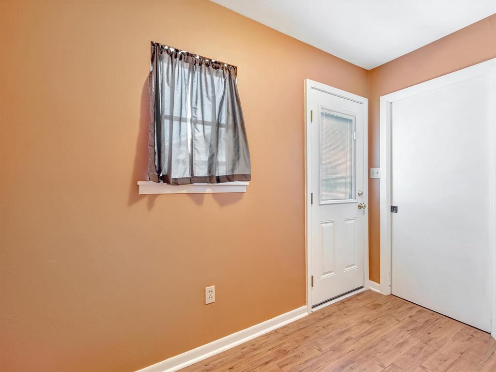 208 Burnett Drive, Baytown, Texas image 44