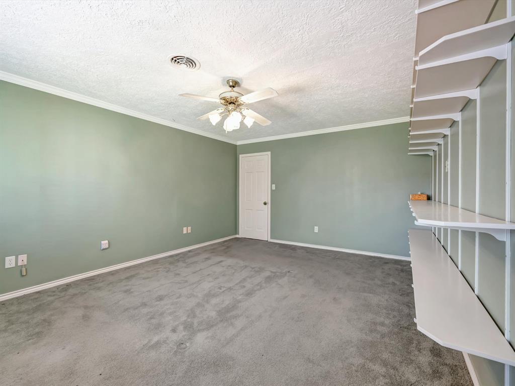 208 Burnett Drive, Baytown, Texas image 30