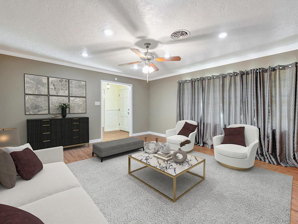 208 Burnett Drive, Baytown, Texas image 11