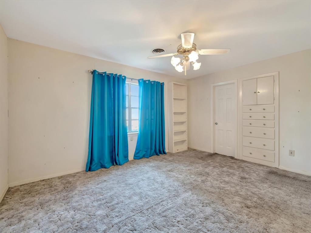 208 Burnett Drive, Baytown, Texas image 39