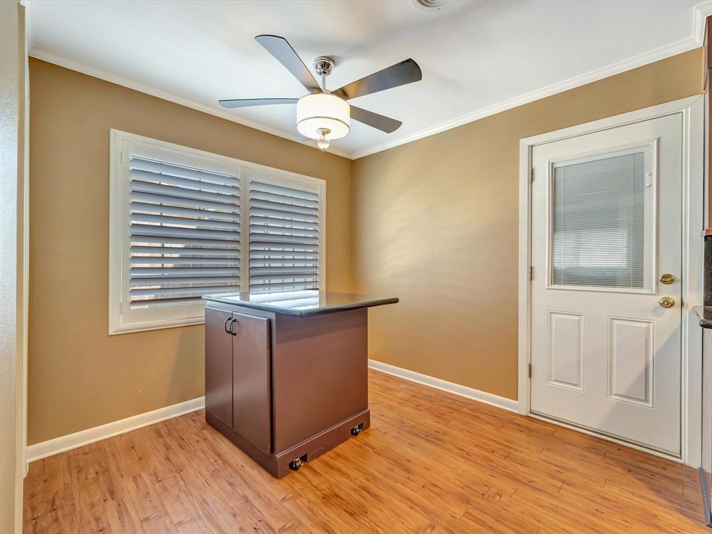 208 Burnett Drive, Baytown, Texas image 24