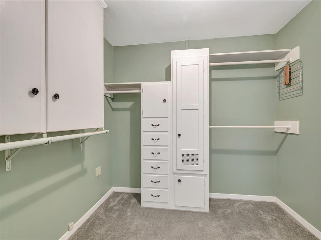 208 Burnett Drive, Baytown, Texas image 32