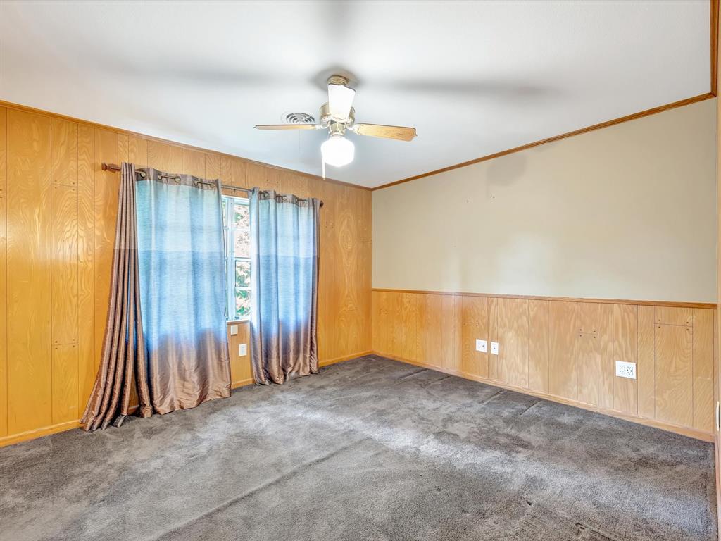 208 Burnett Drive, Baytown, Texas image 40