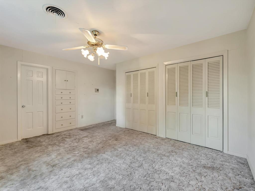 208 Burnett Drive, Baytown, Texas image 38