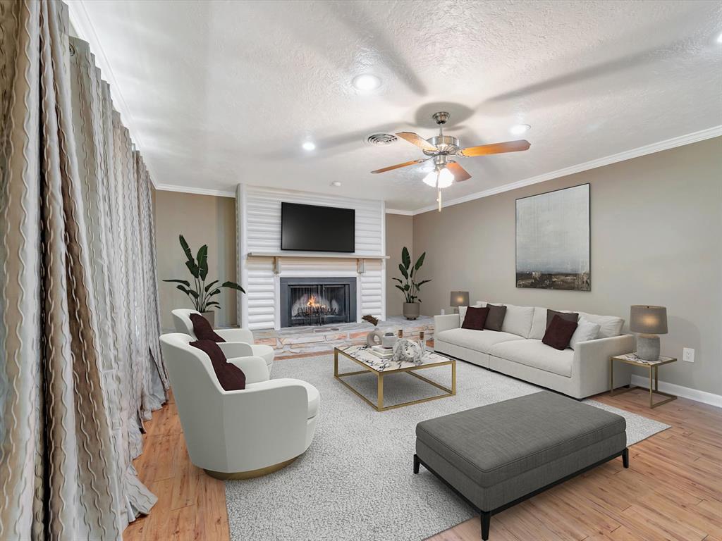 208 Burnett Drive, Baytown, Texas image 7