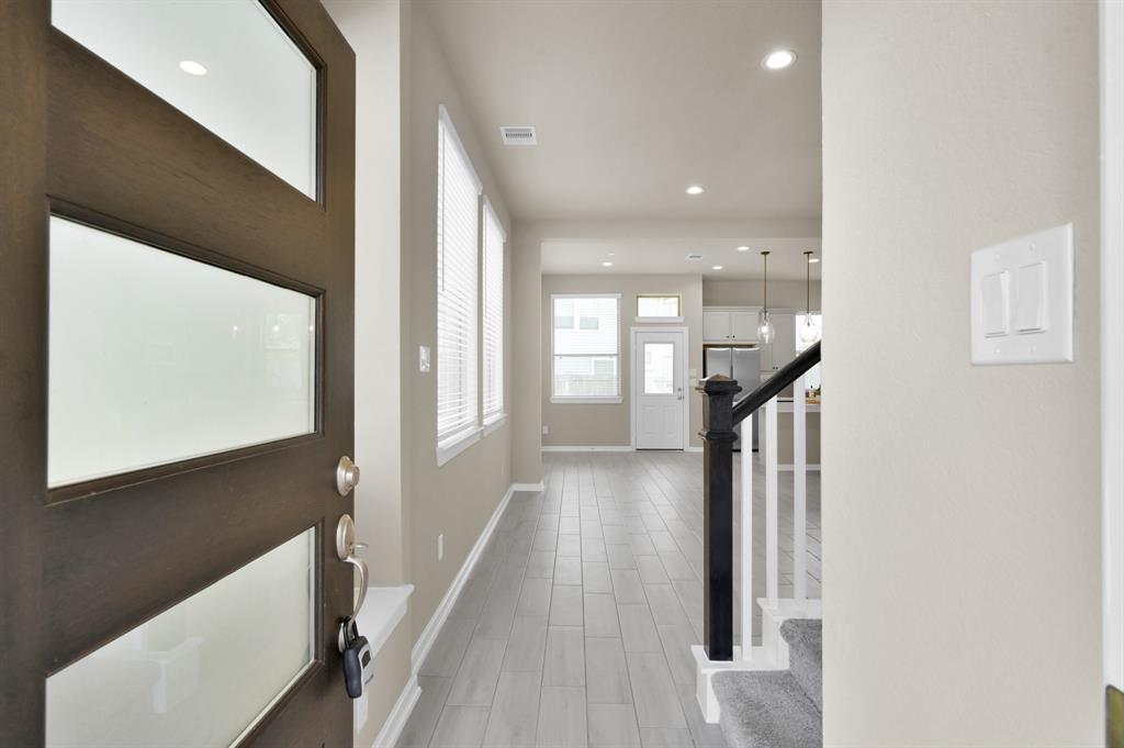 308 N Spotted Fern Drive, Montgomery, Texas image 3