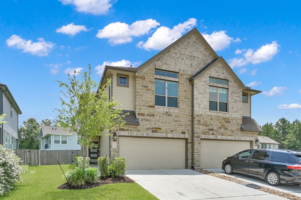 308 N Spotted Fern Drive, Montgomery, Texas image 1