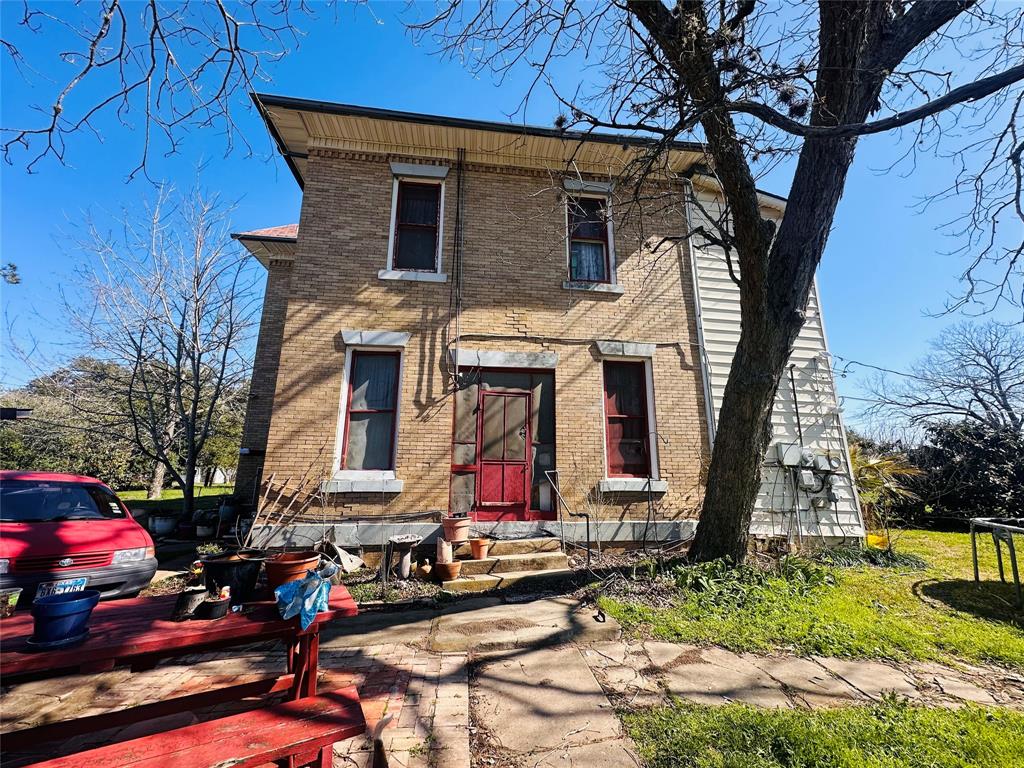 1002 Hopkins Street, Yoakum, Texas image 19