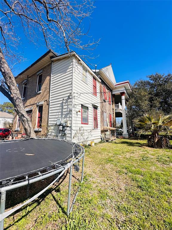 1002 Hopkins Street, Yoakum, Texas image 24