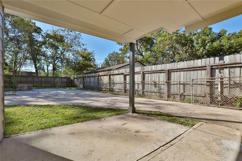 A home in Angleton