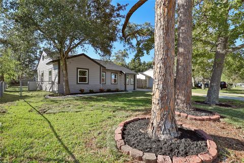 A home in Angleton