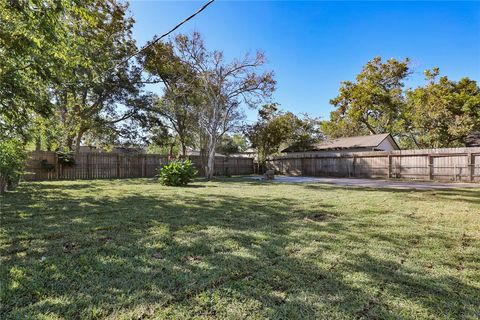 A home in Angleton