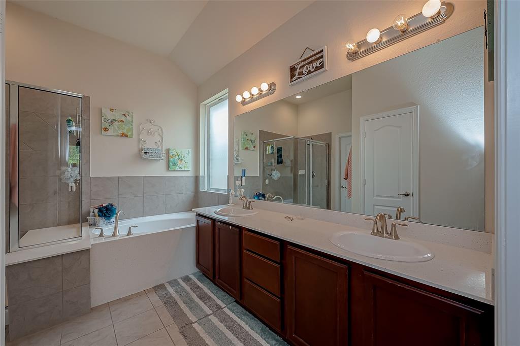 8434 Sunset Isles Drive, Baytown, Texas image 38