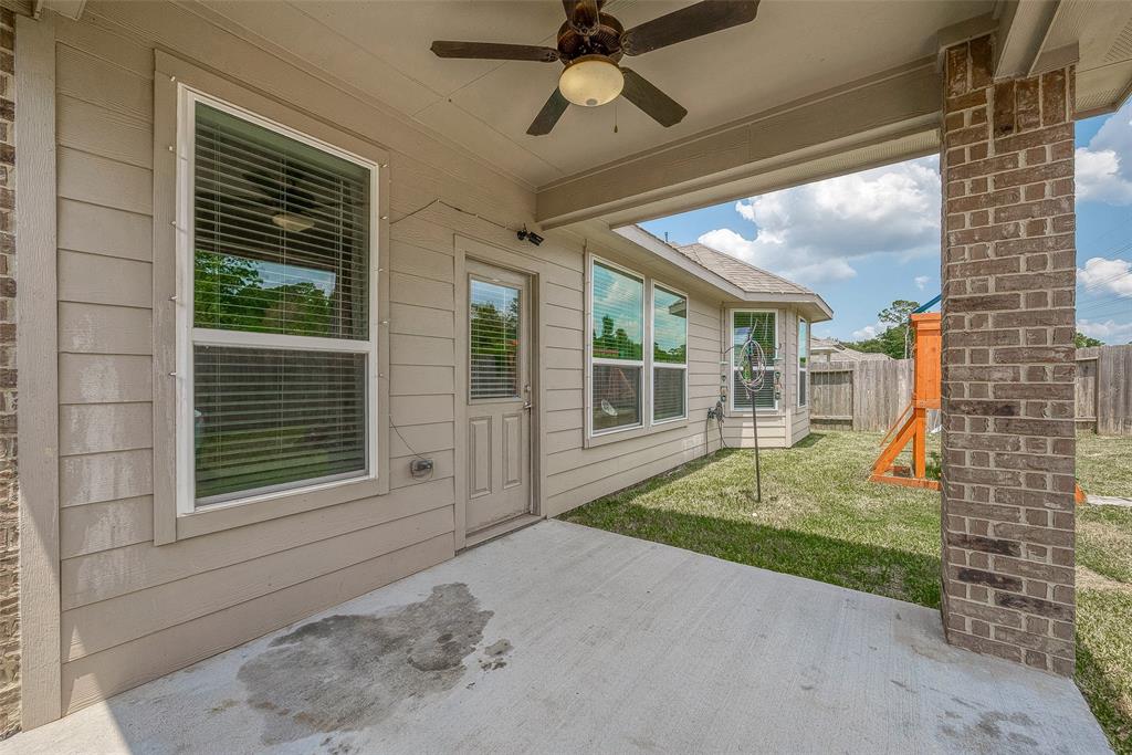 8434 Sunset Isles Drive, Baytown, Texas image 43