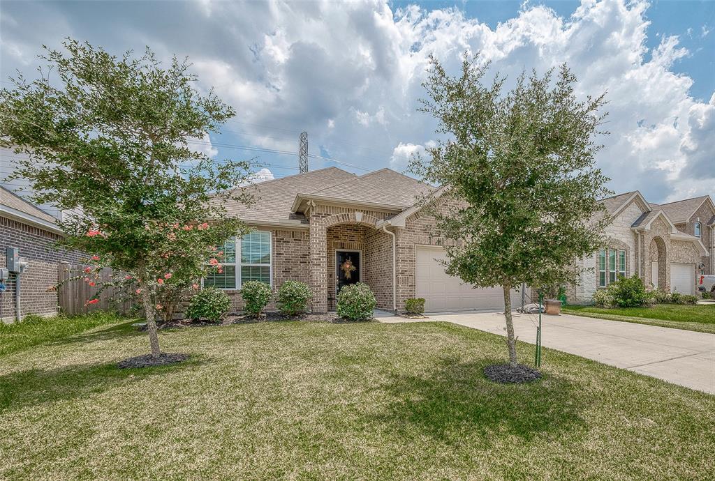 8434 Sunset Isles Drive, Baytown, Texas image 2