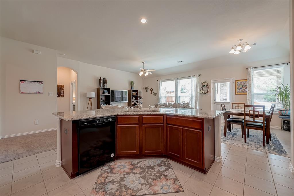 8434 Sunset Isles Drive, Baytown, Texas image 33