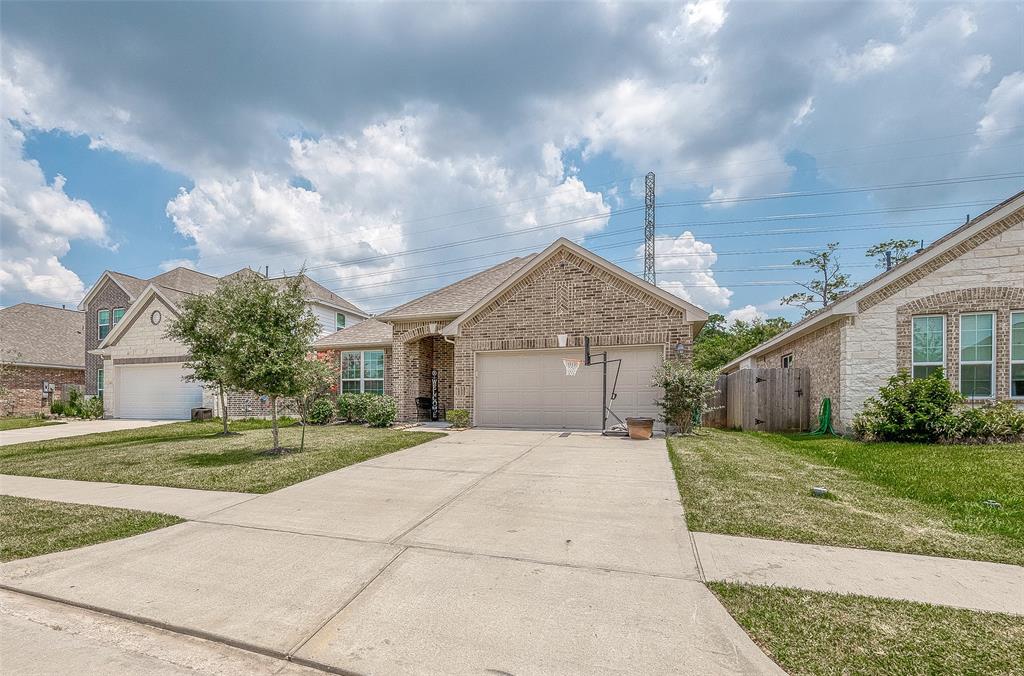 8434 Sunset Isles Drive, Baytown, Texas image 5
