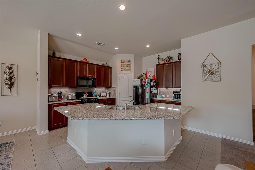 8434 Sunset Isles Drive, Baytown, Texas image 28
