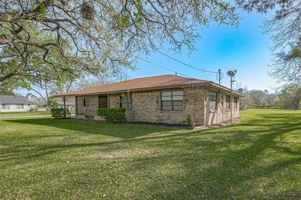 4020 Crosby Cedar Bayou Road, Baytown, Texas image 1