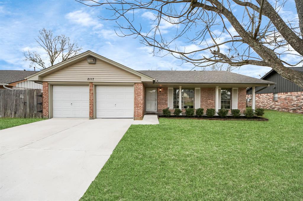 2117 Williamsburg Court, League City, Texas image 3