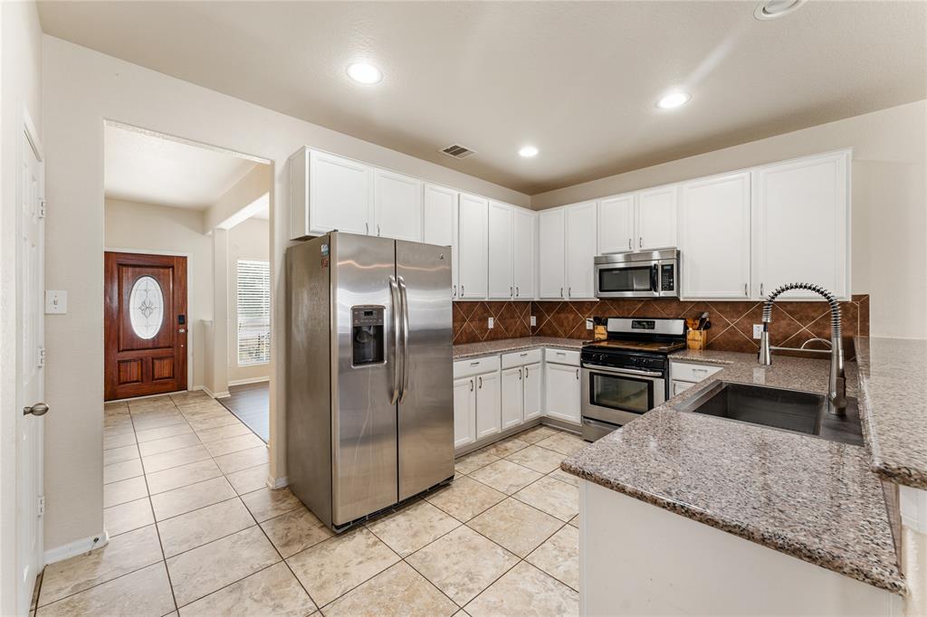 2726 Finwood Drive, Rosenberg, Texas image 8