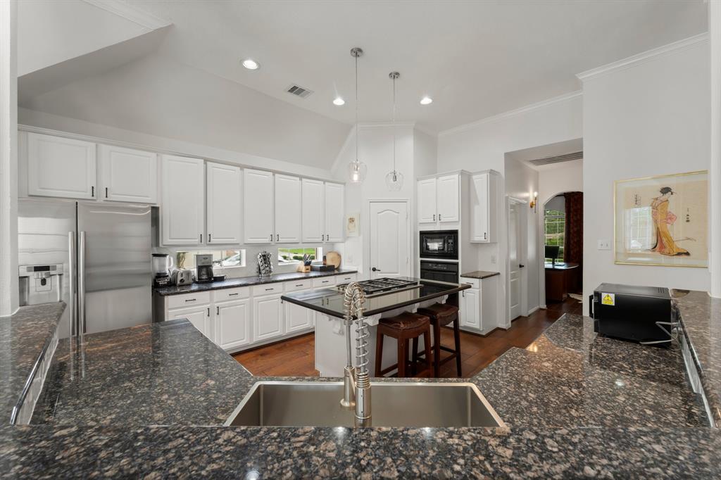 6531 Glenhill Drive, Spring, Texas image 13