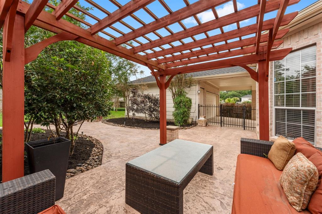 6531 Glenhill Drive, Spring, Texas image 40