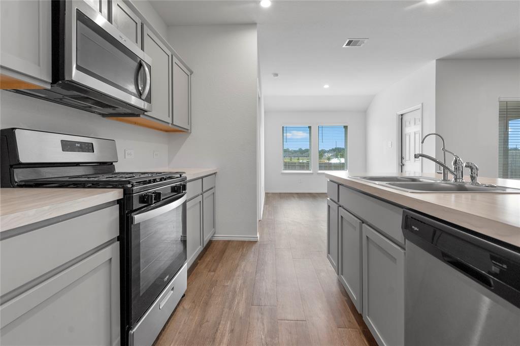 24737 Mountain Tree Drive