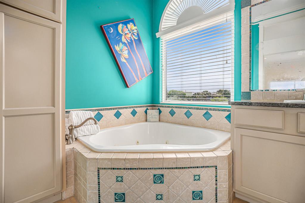 8407 Teichman Road, Galveston, Texas image 22