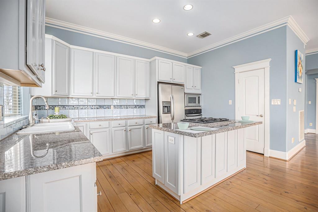 8407 Teichman Road, Galveston, Texas image 14
