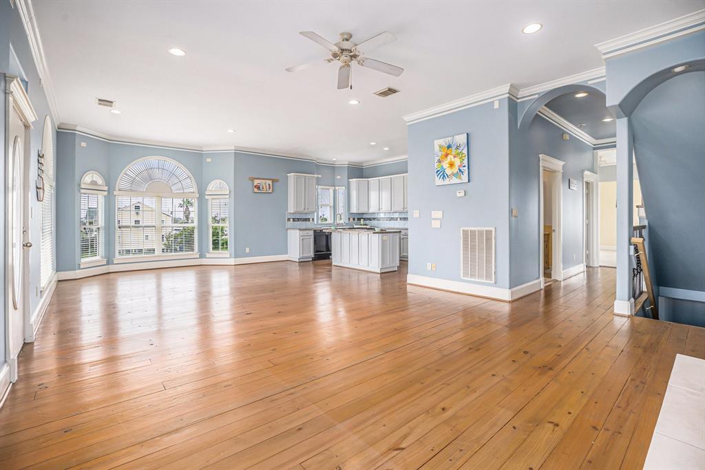 8407 Teichman Road, Galveston, Texas image 11
