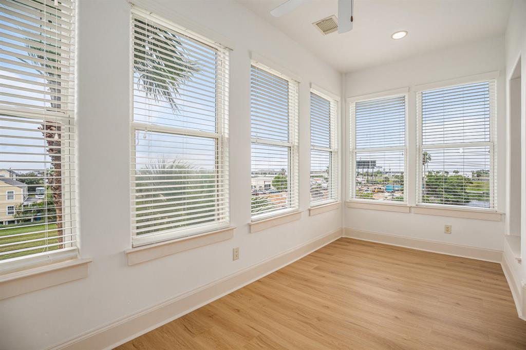 8407 Teichman Road, Galveston, Texas image 31