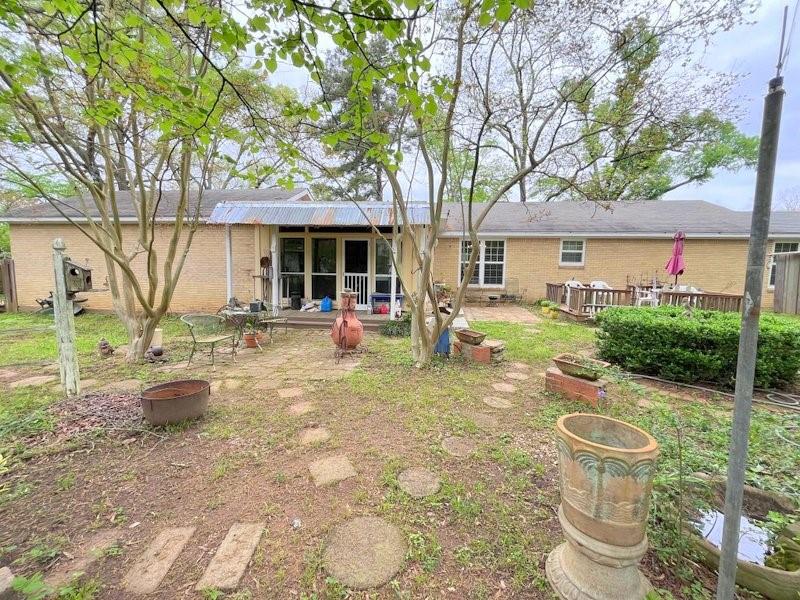 2301 E Houston Avenue, Crockett, Texas image 33