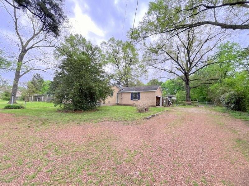 2301 E Houston Avenue, Crockett, Texas image 39