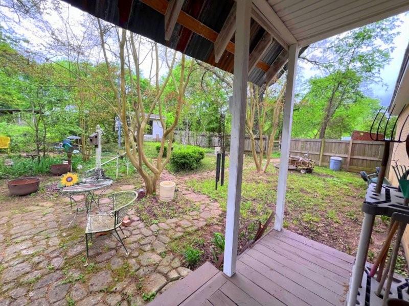 2301 E Houston Avenue, Crockett, Texas image 32