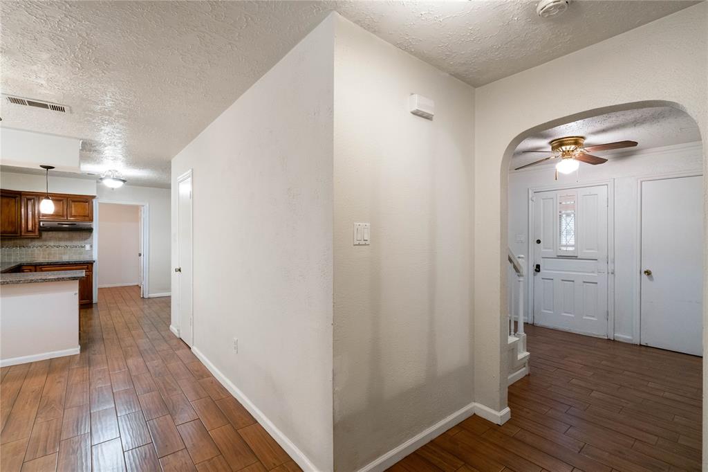 6607 Point Clear Drive, Houston, Texas image 9