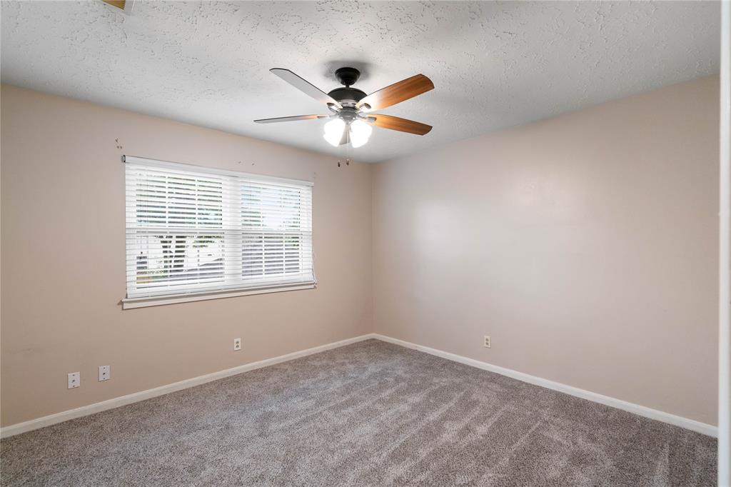 6607 Point Clear Drive, Houston, Texas image 23
