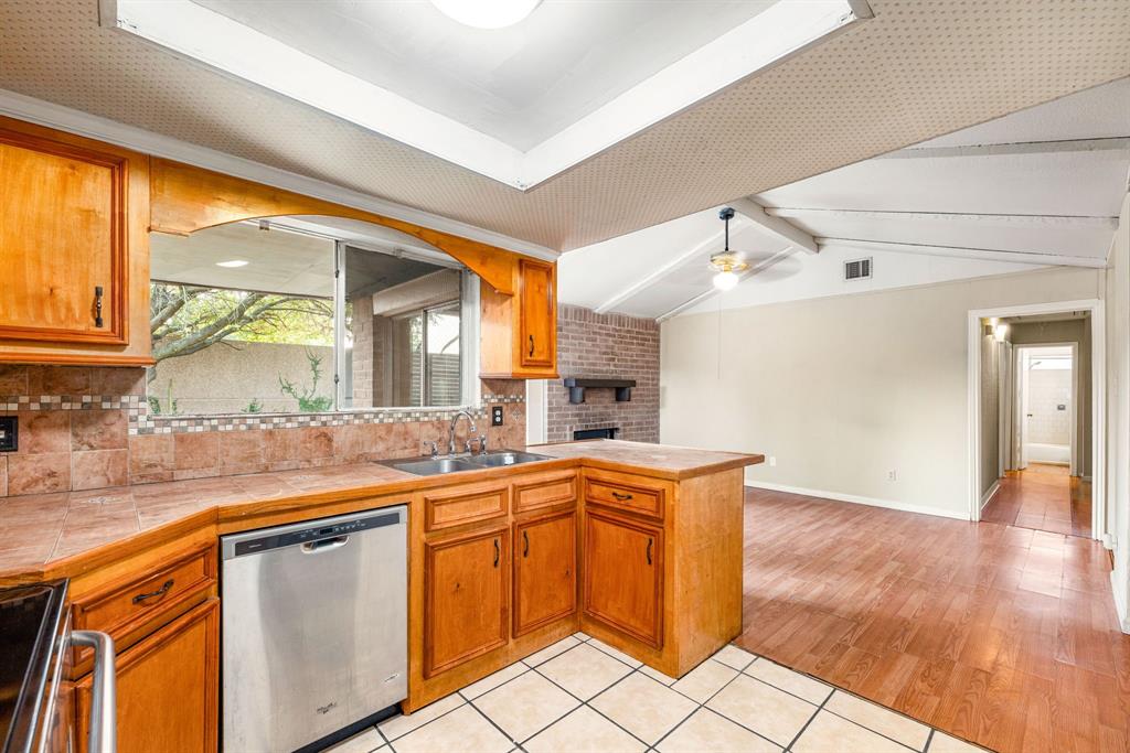 1222 Ashwood Drive, Sugar Land, Texas image 6