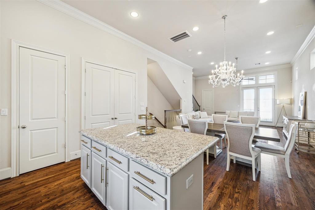 2713 Cohn Garden, Houston, Texas image 9