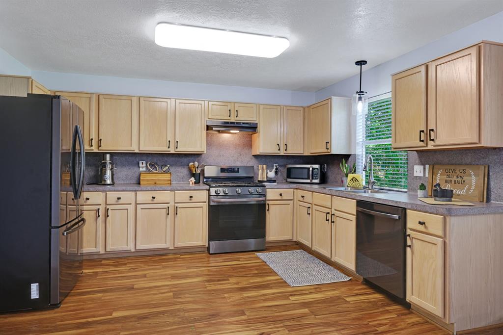 3739 Apple Hollow Lane, Humble, Texas image 14