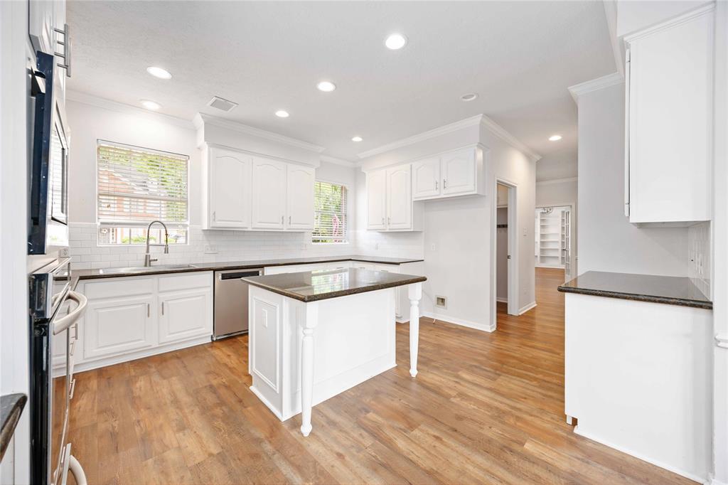 4311 Broadleaf Street, Houston, Texas image 10