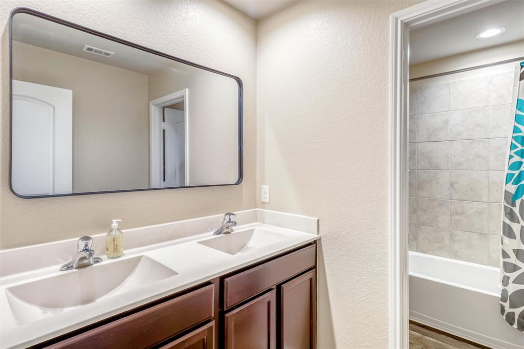 7575 Katy Freeway #9, Houston, Texas image 26